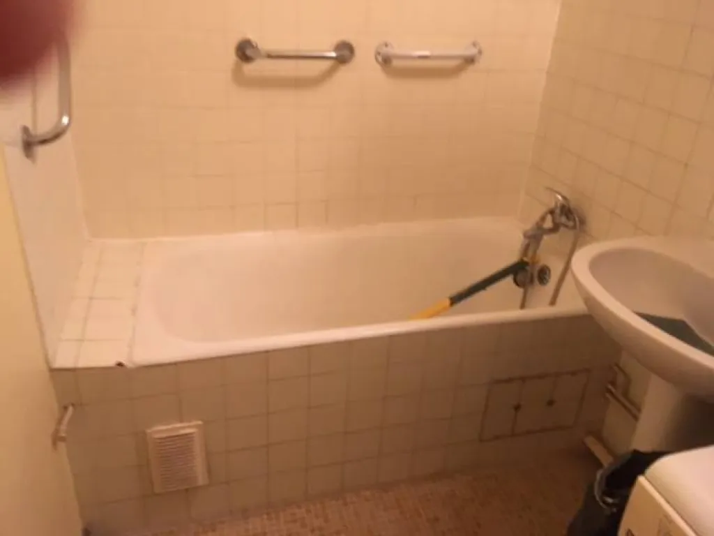 Remplacement d'une baignoire par douche sécurisée pour sénior à Vienne, Isère (38)