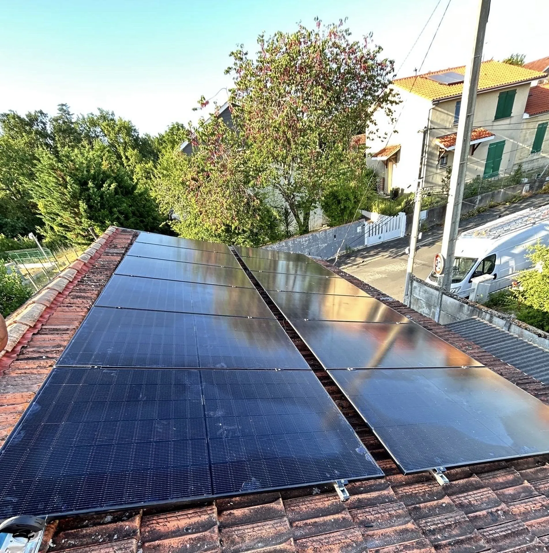 Installation de panneaux photovoltaïques en autoconsommation avec batterie virtuelle Urban Solar chez un client à Cenon  (33) sur la région bordelaise