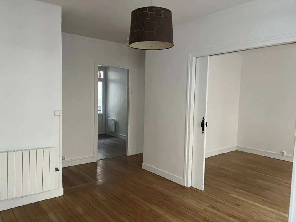 Situé au 18 rue Louis Ricard à Rouen
