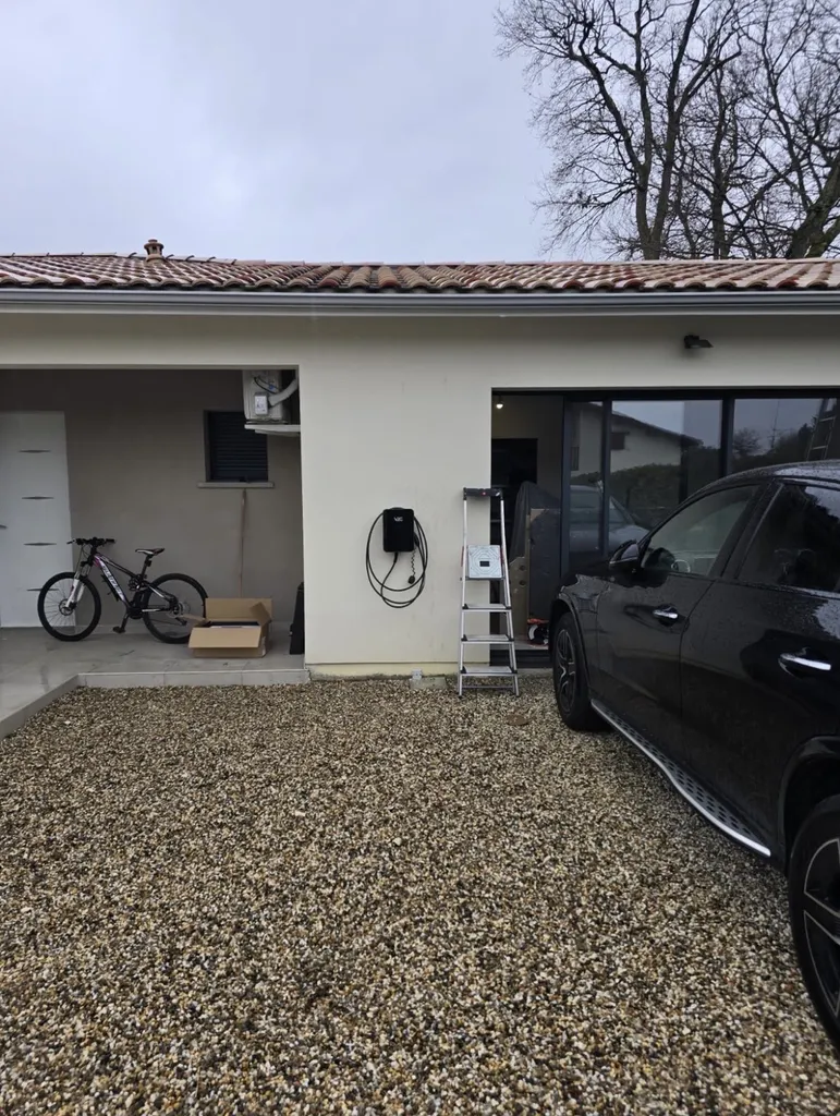 Audit et Mise en Conformité Électrique avant installation de borne de recharge monophasé à Libourne, Bordeaux, Arcachon pour client concessionnaire de Gironde 