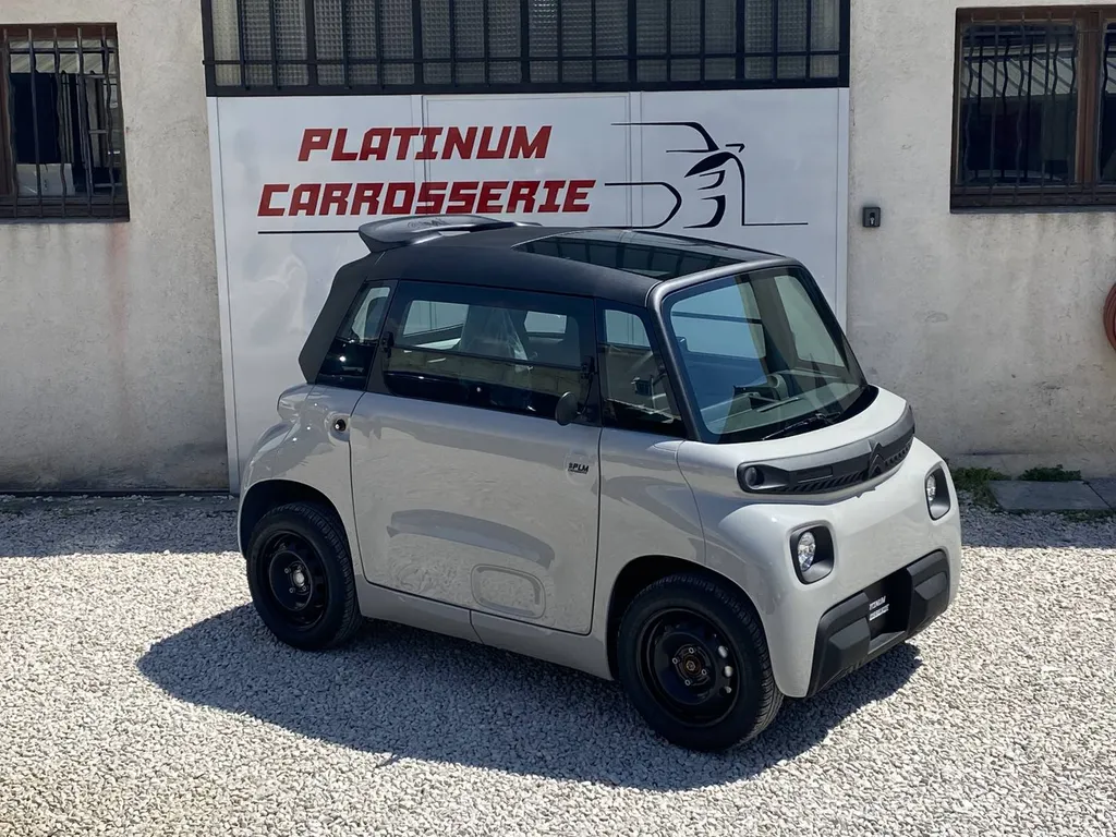 Personnalisation de voiture électrique Citroën AMI avec covering sur mesure à Marseille – Carrosserie spécialisée dans véhicules urbains à Aubagne et alentours