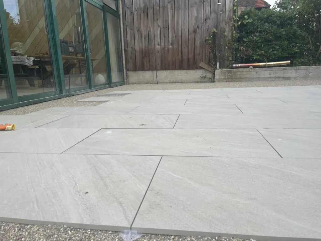 Élaboration d’une terrasse en dalles pour une maison à Illkirch-Graffenstaden