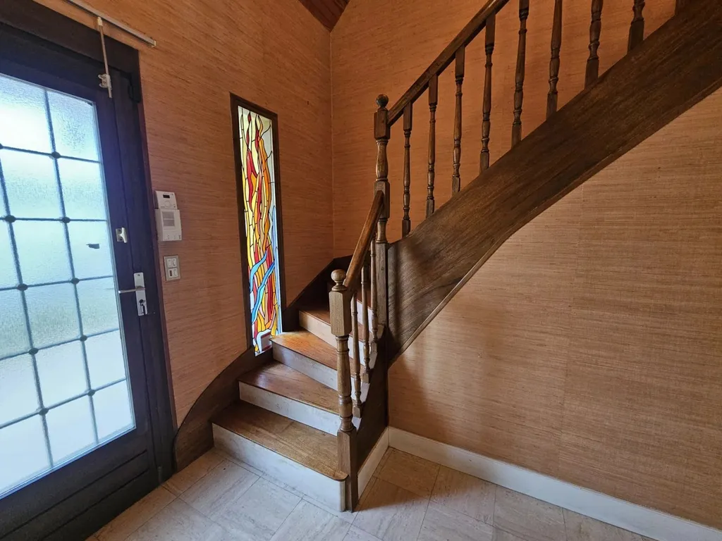 acheter une maison familiale lumineuse avec plus de 4 chambres au mans quartier croix de pierre