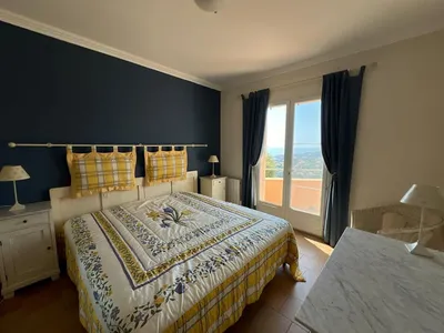 Les Issambres – Villa provençale dominant la Méditerranée. Vue panoramique exceptionnelle, piscine, 180 m² à sublimer selon vos envies.