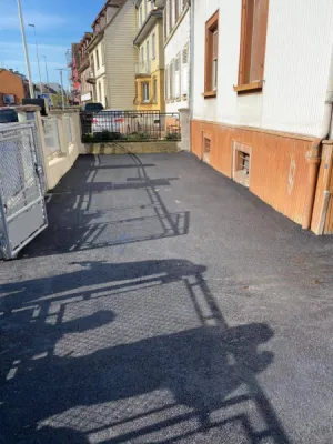Pose d'enrobé pour garage Barthel à Strasbourg par l'entreprise CLK 