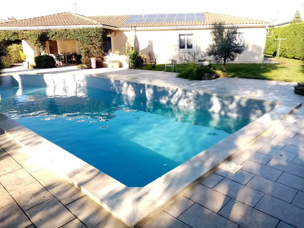 Changement de liner sur piscine traditionnelle à Izon près de Bordeaux