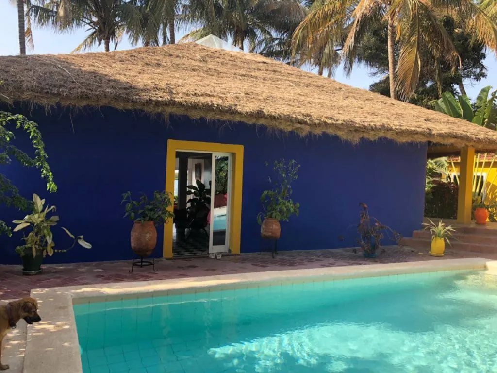 Façade en peinture fine ref : bleu majorelle TERRE DU MONDE