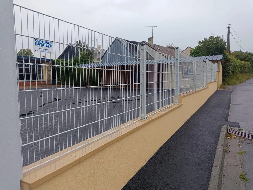 Installation de Clôture Treillis Soudé Rigide, Modèles Standard et Sécurisé pour Sites Professionnels au Havre en Seine-Maritime 76