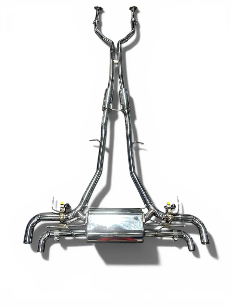 Silencieux à valves JU Exhaust ValveTronic Race pour Lexus LC500 V8 5.0. Système d’échappement inox haute performance conçu pour libérer la sonorité du V8 atmosphérique, améliorer le flux des gaz et offrir une expérience de conduite plus immersive, avec c