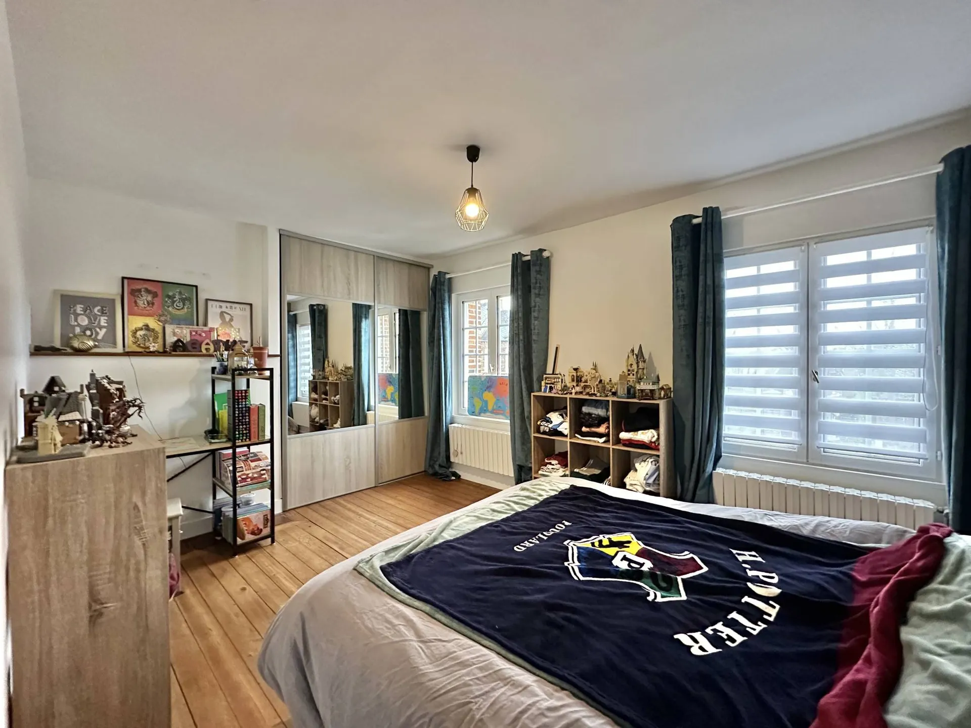 VENDU , Maison de Maitre en briques et silex de 120m² et son appartement indépendant de 30 m² sur un terrain de 1 035 m².