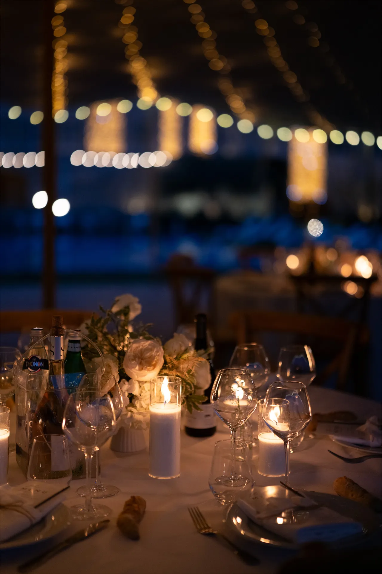 Domaine mariage champêtre proche d'Aix en Provence : avec 17 chambres et accès hélicoptère pour salle repas extérieur avec prestation groupe de jazz