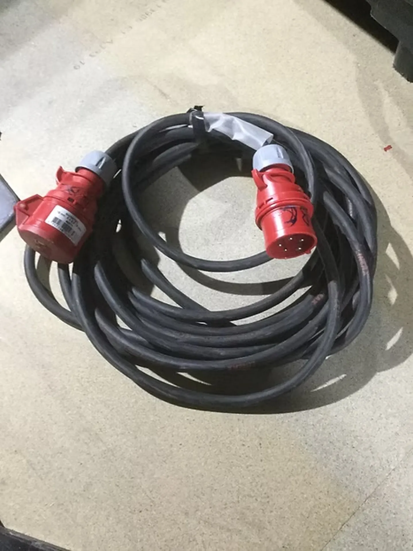 PROLONGATEUR CABLE 16A TRI