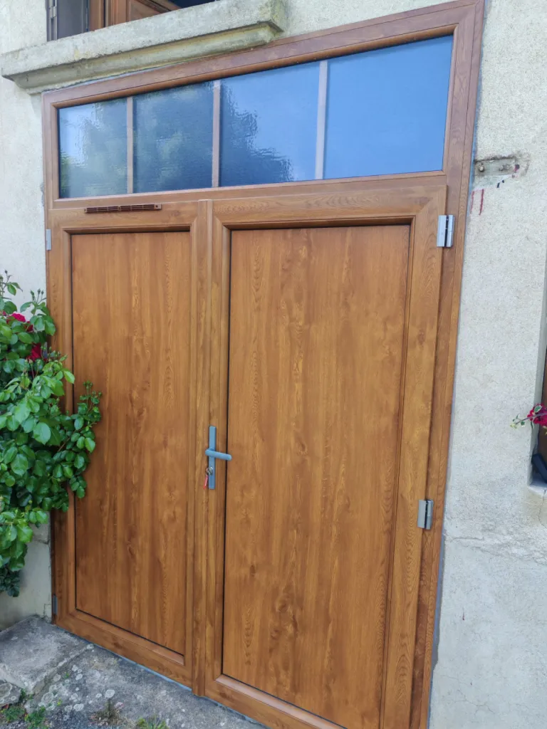 porte de service par 3 Baies