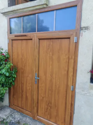 porte de service par 3 Baies