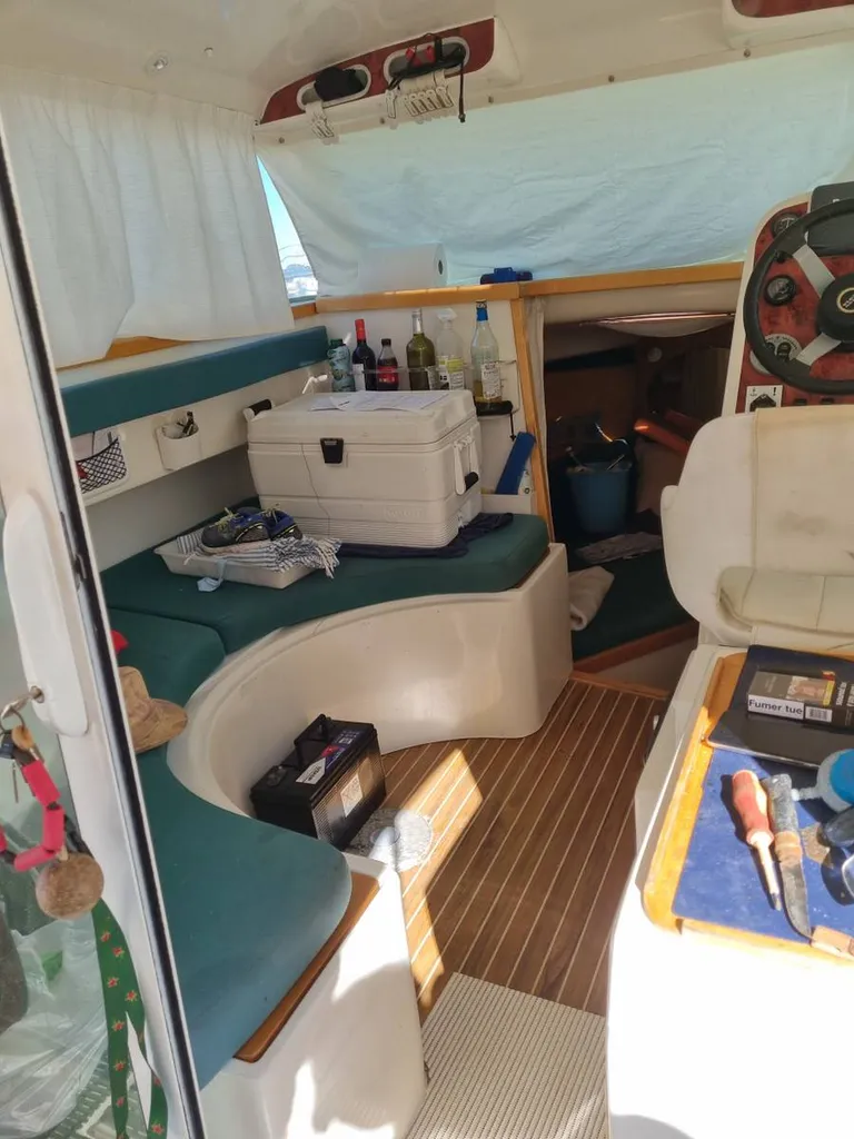 Bateau à moteur habitable Belisaire 700 tout équipé à Bandol