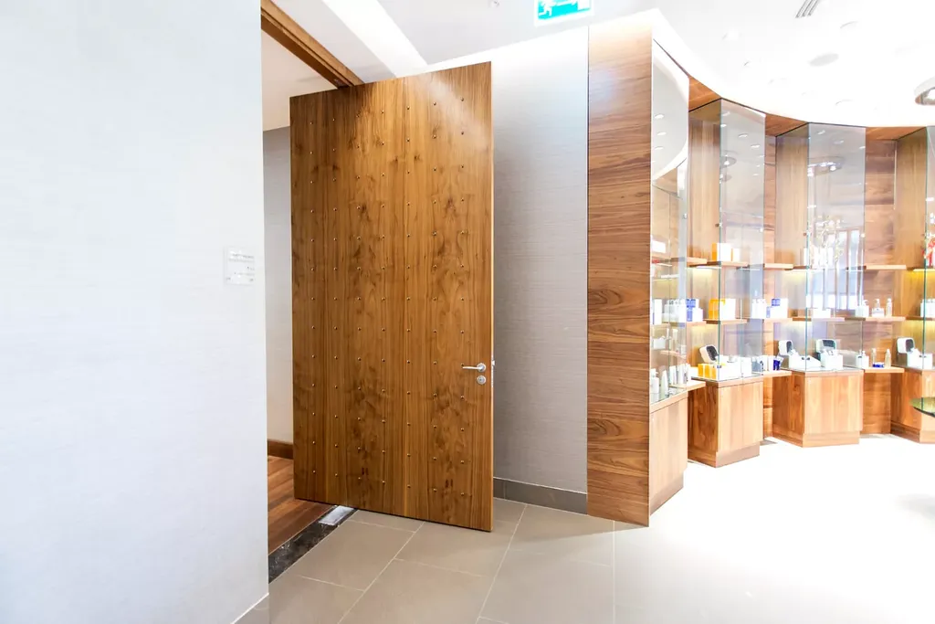 Installer un sas de sécurité pour bijouterie en Corse-du-Sud : contrôle d'accès, interverrouillage, vitrage pare-balles et conformité assureur pour les commerces à fort risque