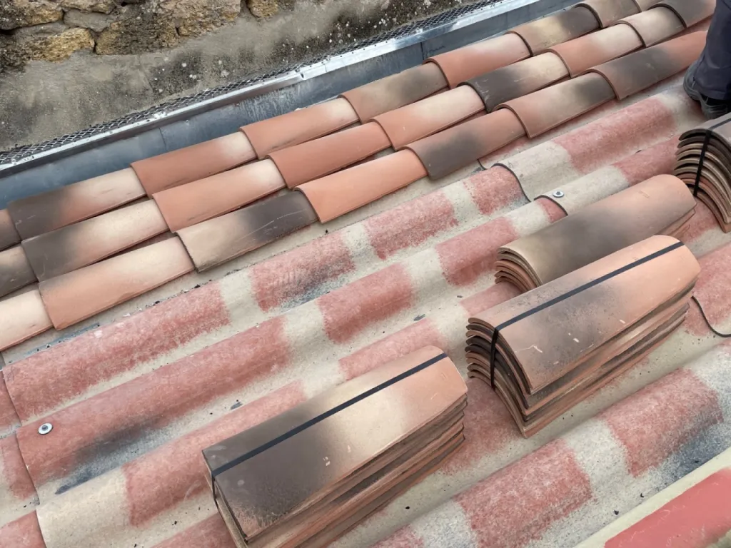 pose des tuiles sur PST sur Martigues