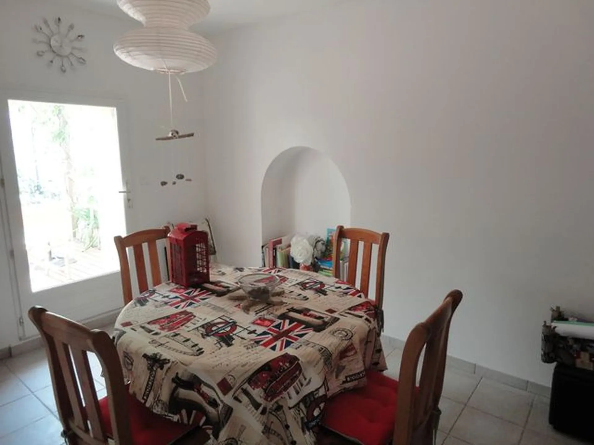 Maison de ville à vendre 4 Roquefort La Bédoule dans le centre ville avec 3 belles terrasses