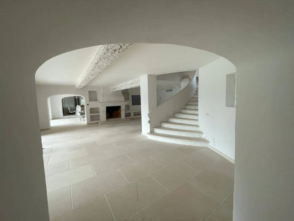 Sol interieur beige pierre natuelle 