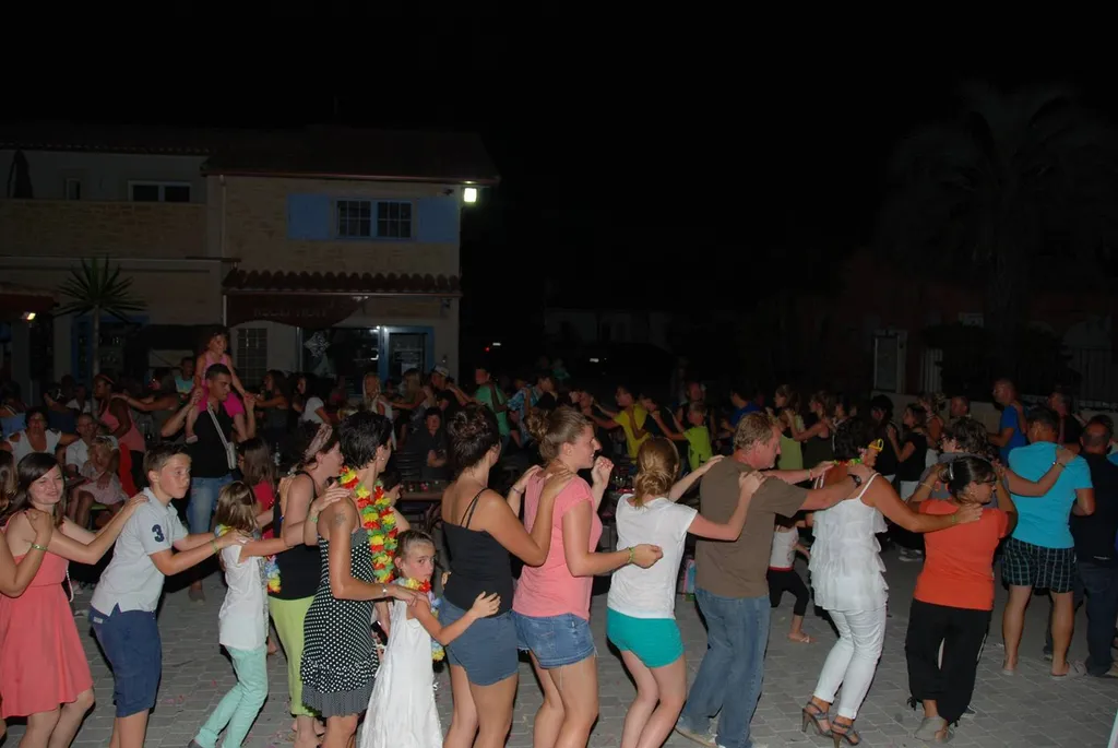  camping 4 étoiles avec des animations en soirée sur portitagnes et du camp d'agde