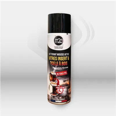 Nettoyant mousse vitres insert et poêle à bois 500 ml pour éliminer efficacement la suie, les traces de fumée et les résidus de combustion, idéal pour retrouver des vitres propres et transparentes sur les appareils de chauffage au bois – disponible à Mont