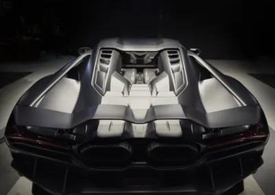 Pose d'un film de protection XPEL en Bretagne à Vannes sur un véhicule de prestige Lamborghini Revuelto 