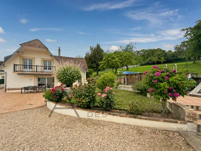 A vendre maison de 188 m² édifiée sur 4700 m² de terrain sur la commune de OISSEL