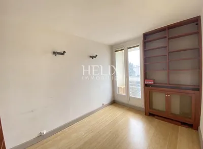 En exclusivité - appartement lumineux au dernier étage avec ascenseur, balcon et loggia plein sud. Proche bus et RER A.