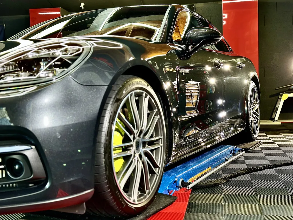 DETAILING Lyon traitement céramique carrosserie Porsche panamera 