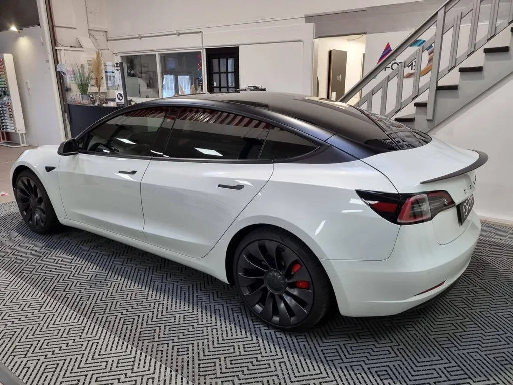 Tesla model 3 en protection carrosserie (PPF) de Genève dans la région Auvergne-Rhône-Alpes