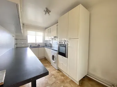 Cuisine indépendante aménagée et équipée 