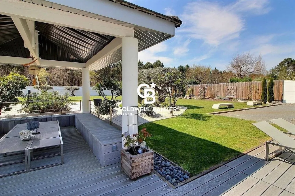 Maison d’architecte à vendre Pessac - moderne, avec piscine et prestations haut de gamme