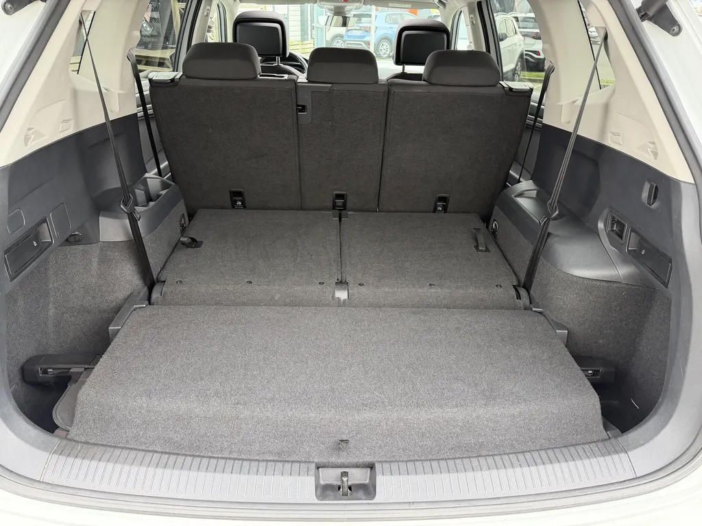 Volkswagen Tiguan Allspace occasion R-Line proche Le Havre : SUV 7 places diesel boîte automatique disponible chez Caudebec Automobiles