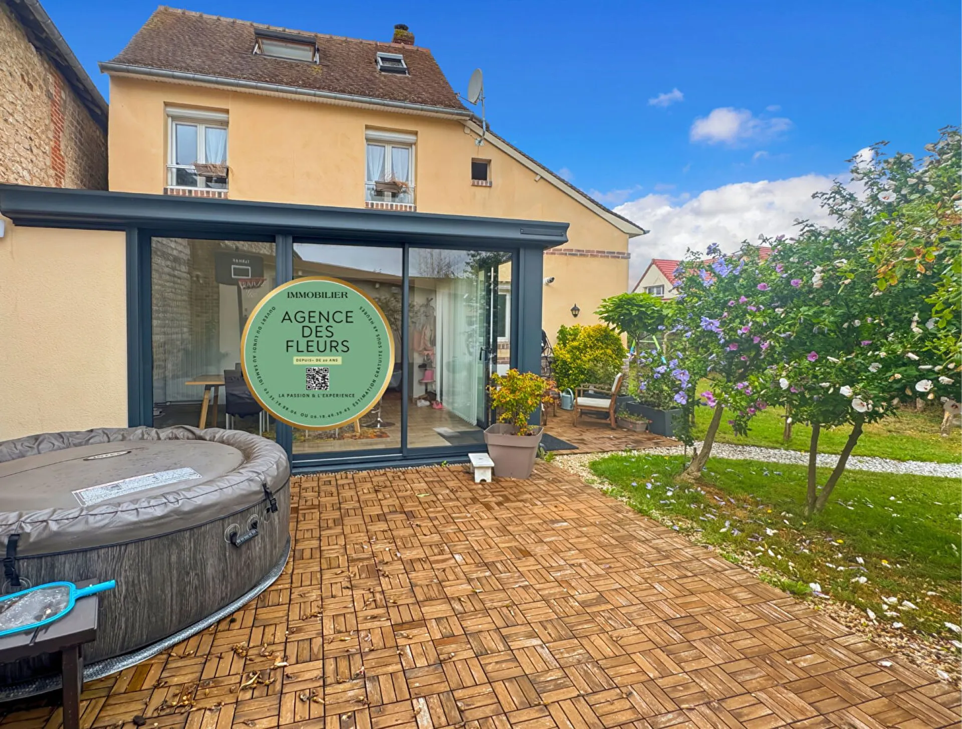 A acheter maison - 5 pièces de 108 m2 édifiée sur 359 m² de terrain clos arboré sur la commune de CLEON 76410