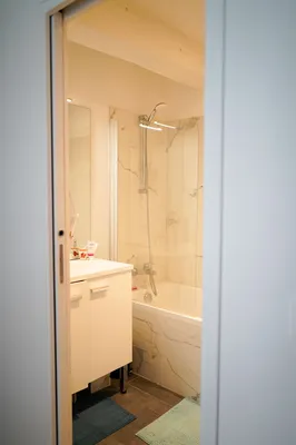 Venez vivre dans cette location du centre ville de Saint Germain en Laye d'un appartement 2 chambres