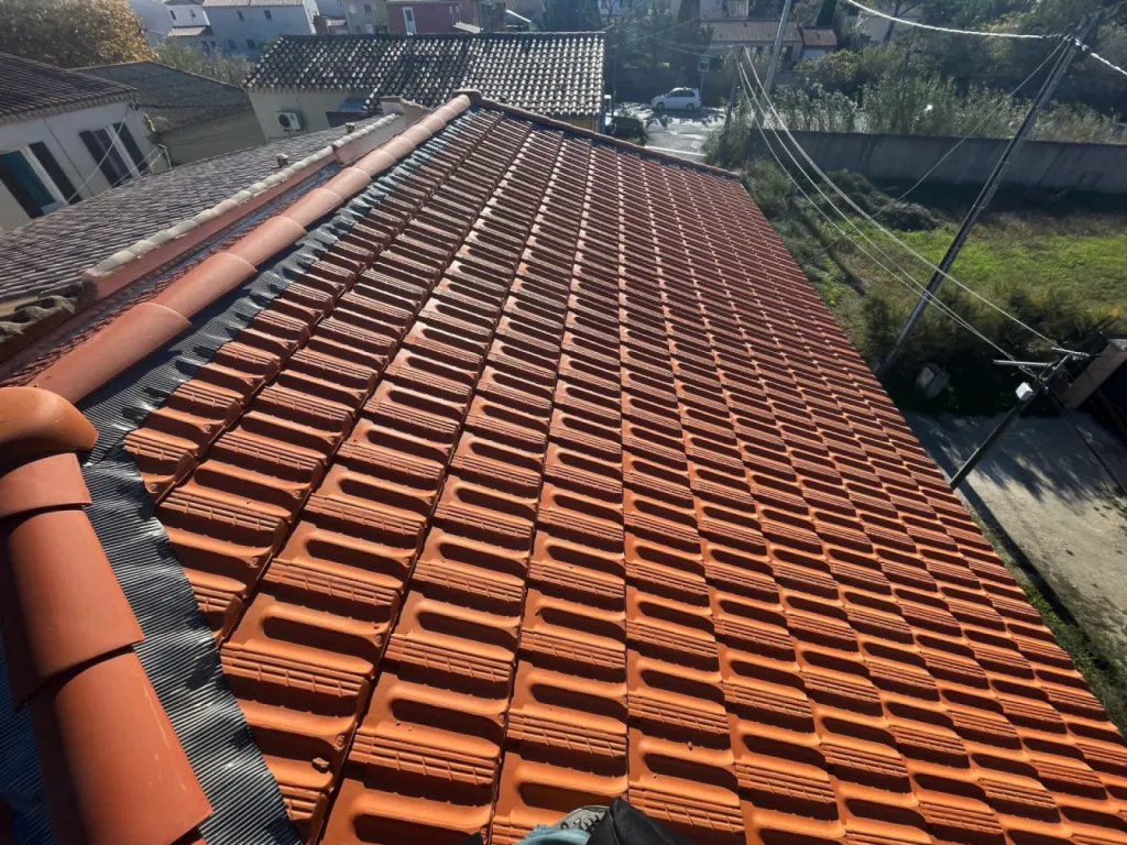 toiture avec arêtiers en Closoir plomb fini prèsde martigues
