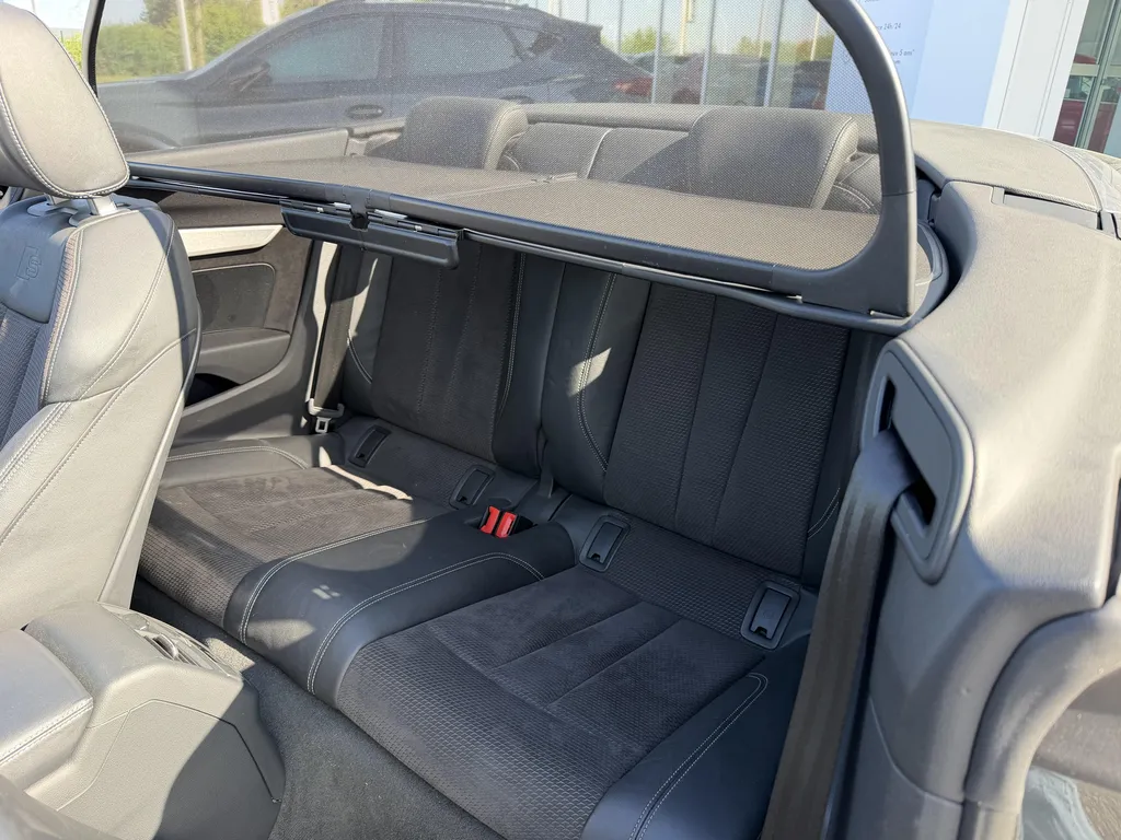 Vente Audi S5 Cabriolet occasion Quattro près du Havre : découvrez ce véhicule de sport haut de gamme chez Caudebec Automobiles