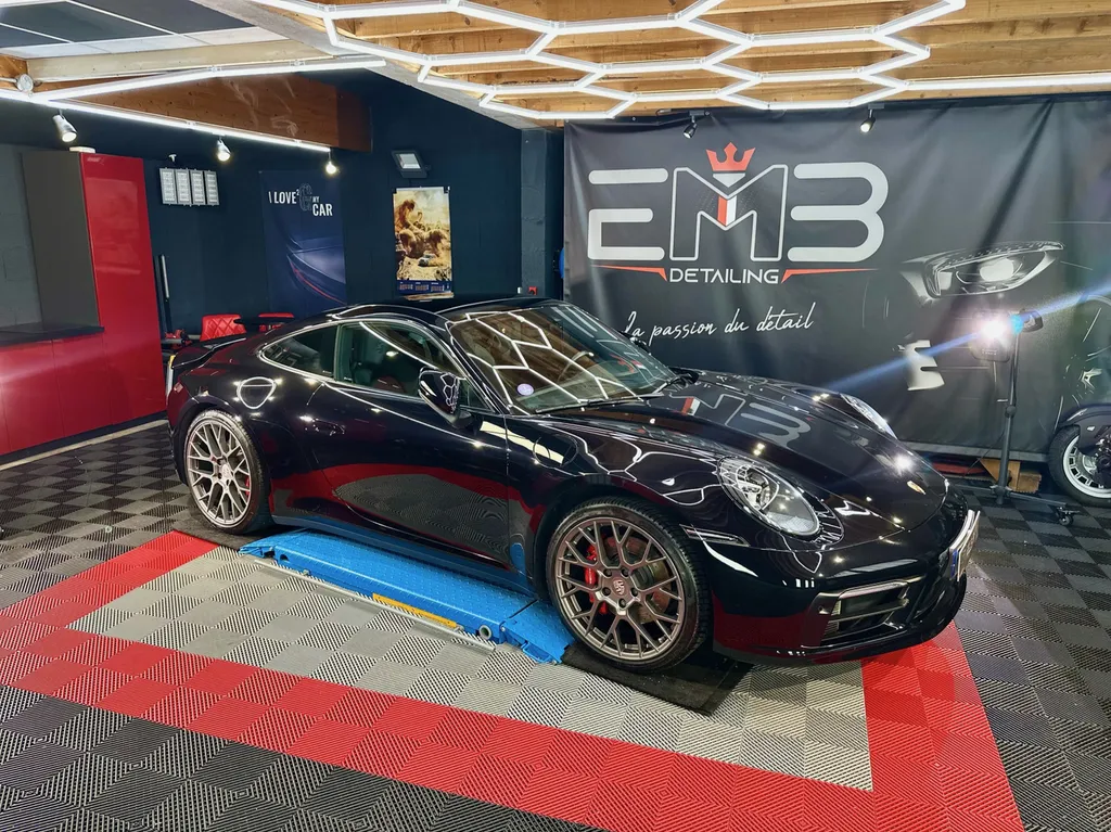 Spécialiste du traitement céramique et de la protection carrosserie sur Porsche à Vaugneray proche Mornant 