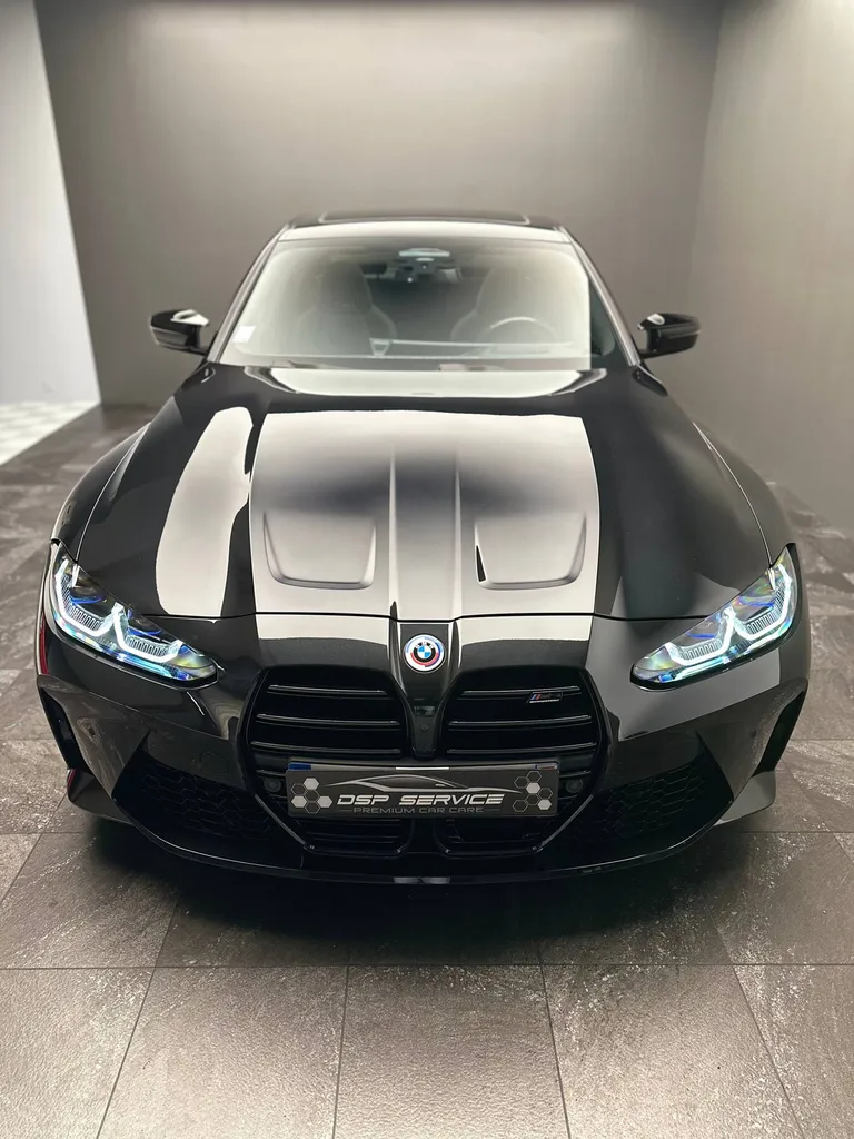 Lustrage brillance sur une BMW M3 Compétition à notre atelier au Mans (72)