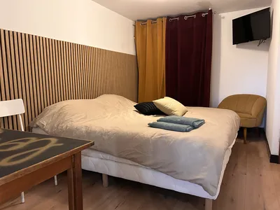 découvrez ce gite au coeur du site LES ROCHES 