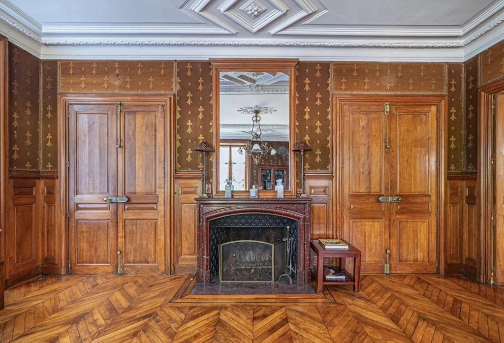 château de style renaissance à vendre en sarthe proche du mans avec piscine