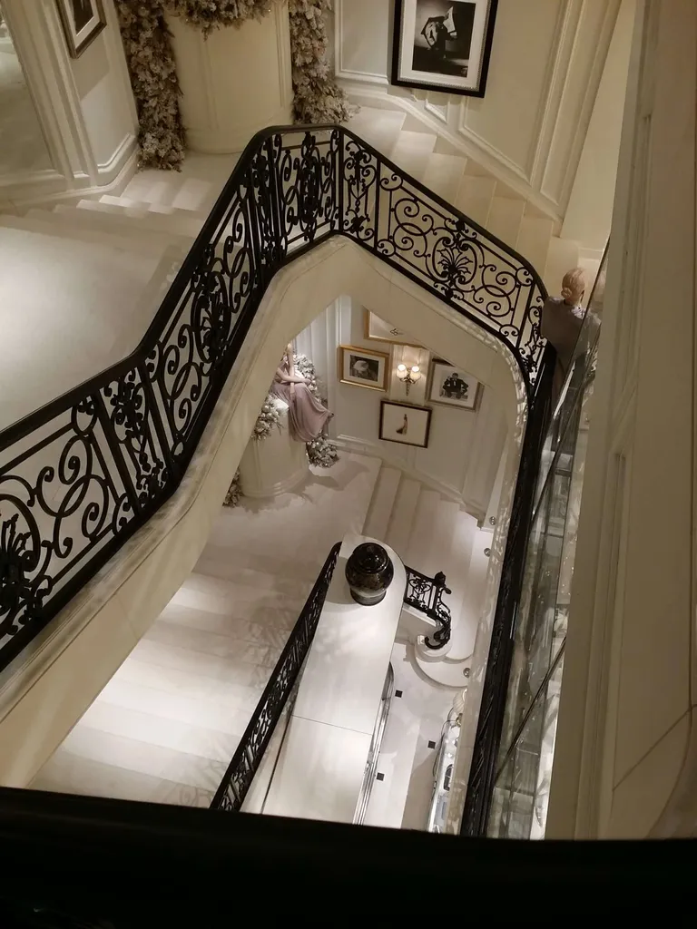 Blanc Latin Delfina : pierre naturelle calcaire blanche pour sols et revêtements