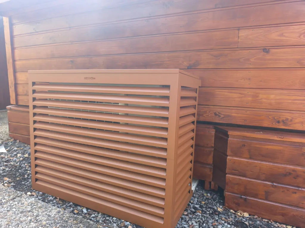 installation d'un système de climatisation réversible marque Daikin a Barcelonette