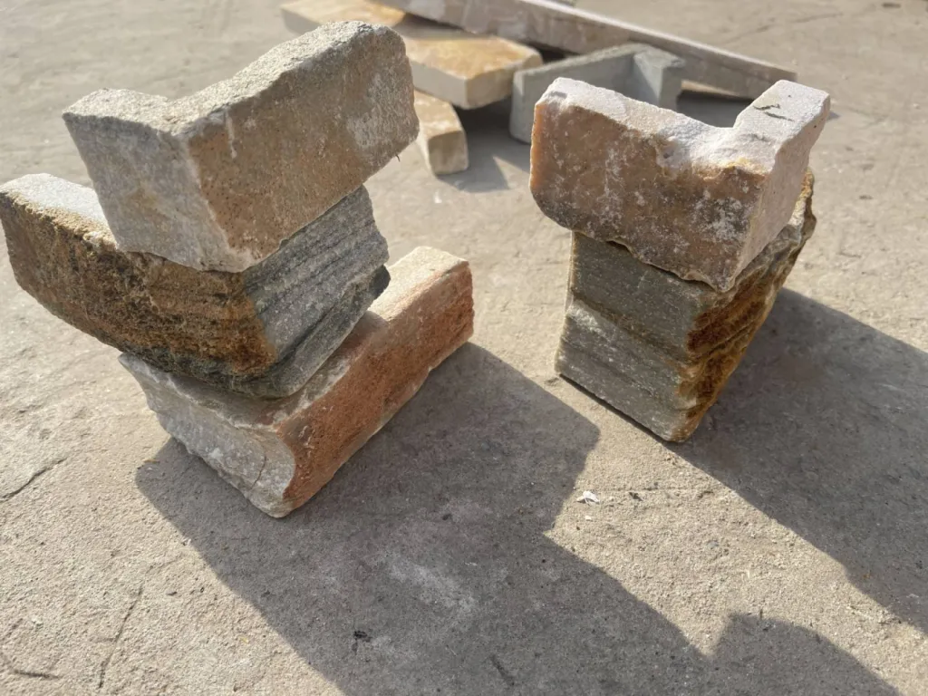 Parement en pierre naturelle Quartzite Dorée Pierre naturelle d'importation 