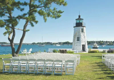 VOTRE WEDDING PLANNER PROFESSIONNELLE VOUS  EMMÈNE EN CHARENTE MARITIME À LA ROCHELLE POUR L’ORGANISATION DE VOTRE CÉRÉMONIE LAÏQUE DE MARIAGE INTIMISTE EN BORD DE PLAGE