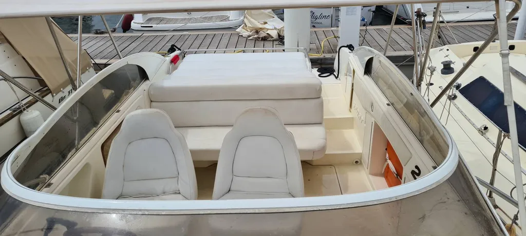 Gobbi 27 vedette sport d'occasion à vendre au port de Bandol