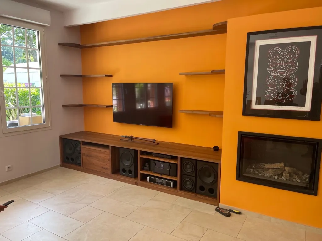 Fabrication de meuble télé sur-mesure à Arcachon