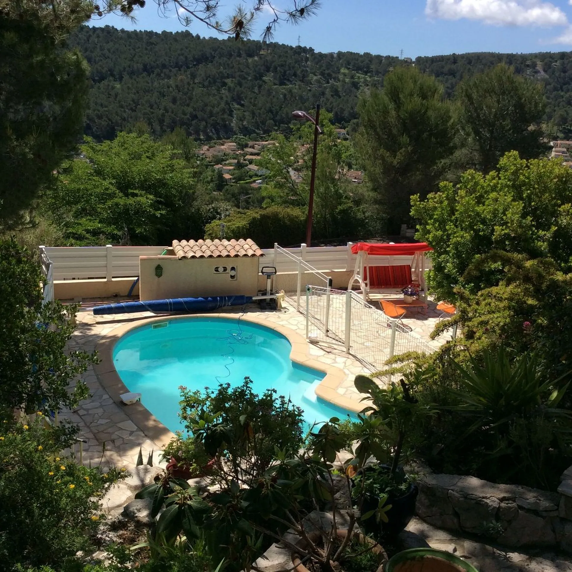 vente maison piscine carnoux