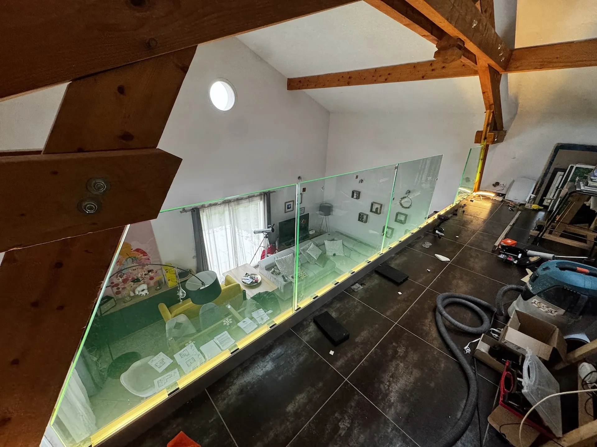 Garde-corps vitré avec rétro éclairage led