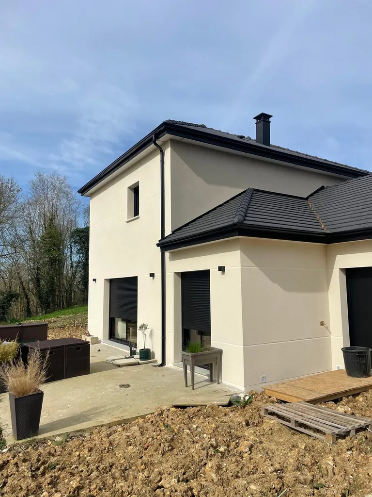 Enduit projeté sur façade de maison à fécamp